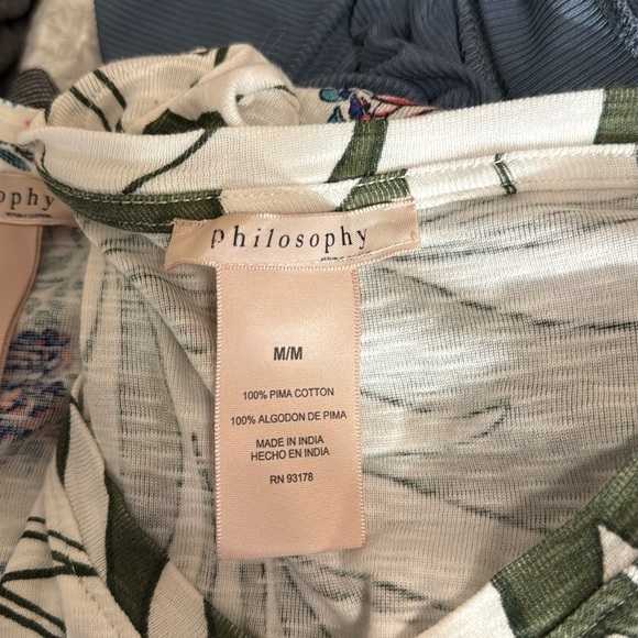 2 Philosophy Cotton V-Neck Tops - floral and green leaves NWOT - Picture 5 of 7